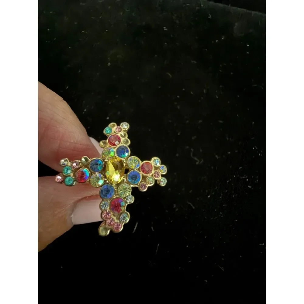 Vintage multi- colored rhinestone gold -tone cross ring